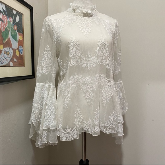 BCBGMaxAzria Bell Sleeve White Lace Blouse Size Small Ruffled Mandarin Collar - Picture 1 of 11